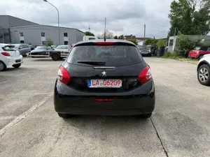 Peugeot 208 Style Bild 5