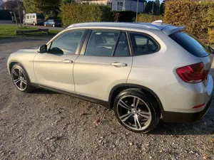 BMW X1 X1 sDrive18i Aut. Advantage Paket Plus Bild 2