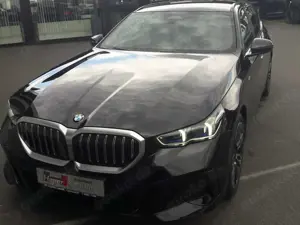 BMW 520 520 d M Sport, AHK, Leder, Memory, Carbon, u.v.m