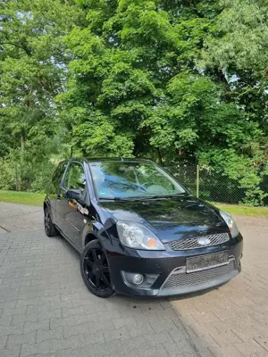 Ford Fiesta 1.3 Black Magic Kupplung und Tüv neu Bild 1