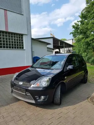 Ford Fiesta 1.3 Black Magic Kupplung und Tüv neu Bild 2
