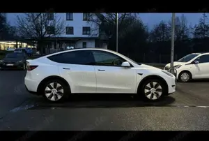 Tesla Model Y RWD Bild 3