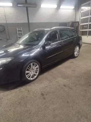 Renault Laguna Grandtour 2.0 dCi FAP GT Bild 2