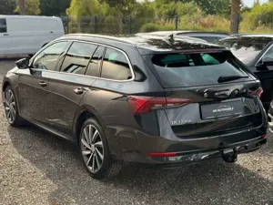 Skoda Octavia Style 2.0 DSG*ACC*MATRIX*HUD*RFK*AHK Bild 4