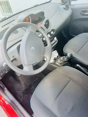 Renault Twingo 1.2 LEV 16V 75 iTwingo Bild 4