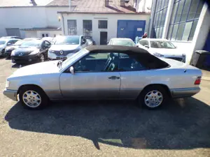 Mercedes-Benz E 200 Cabriolet "Automatik"Leder Bild 5