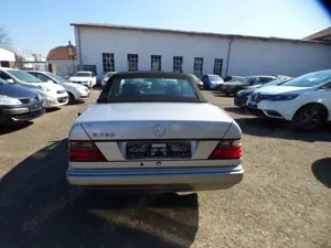 Mercedes-Benz E 200 Cabriolet "Automatik"Leder Bild 3