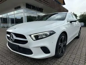 Mercedes-Benz A 200 *7G-DCT*Progressive*NAVI*LED*PDC*EU6dT*