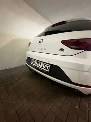 SEAT Leon Leon ST 2.0 TSI DSG OPF FR Bild 3