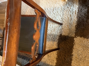 8 formschöne Stühle