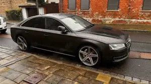 Audi A8 4.2 TDI Clean Diesel Quattro