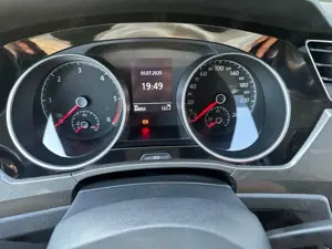 Volkswagen Touran 1.6 TDI SCR DSG Join Bild 5