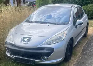 Peugeot 207 207  5-Türer 1.4i 16 V 95PS BJ 2008