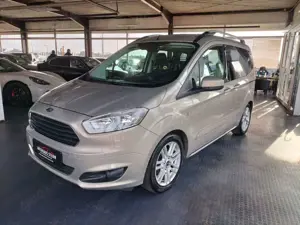 Ford Tourneo Courier Titanium * Bluetooth * Tempomat Bild 3