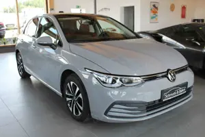 Volkswagen Golf VIII Lim. 2.0 TDI DSG United*NAVI*LED*VIRT* Bild 3