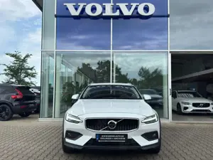 Volvo V60 Cross Country B5 Ultimate Bright AWD Bild 4