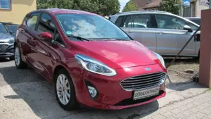 Ford Fiesta 1,0 74kW Titanium Automatik*Behindertenge Bild 2