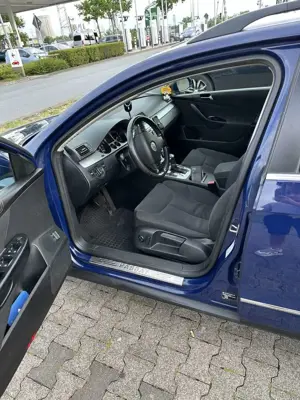 Volkswagen Passat Variant 2.0 TDI DPF DSG Comfortline Bild 4