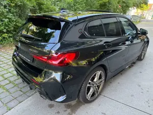 BMW 135 1 Lim. M135 i xDrive,LED,HeadUpPanoramaParkassis