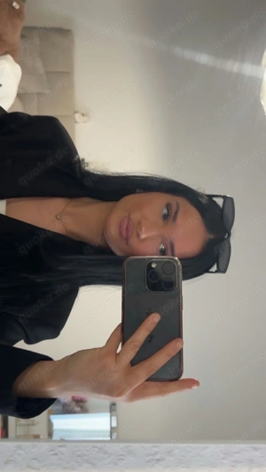 Vicky   Dunkelhaarige 21-Jährige, süß & neugierig, privat besuchbar