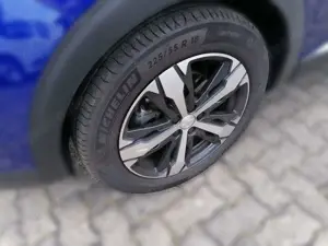 Peugeot 3008 PureTech 130 EAT8 GT-Line Navi Pano LED Bild 4