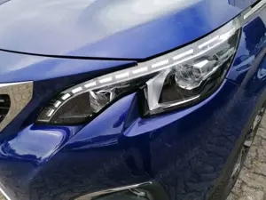 Peugeot 3008 PureTech 130 EAT8 GT-Line Navi Pano LED Bild 3