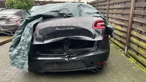Porsche Macan Turbo mit Performance Paket Brandschaden