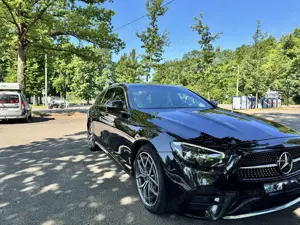 Mercedes-Benz E 220 d T 9G-TRONIC AMG Line