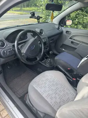Ford Fiesta 1.3 Bild 5