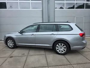 Volkswagen Passat Variant /LED/Navi/AHK schwenkbar/ACC/Lane Bild 2