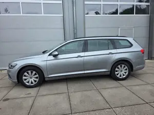 Volkswagen Passat Variant /LED/Navi/AHK schwenkbar/ACC/Lane Bild 5
