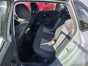 Volkswagen Polo V Style 1,4L 93000 Km Klima 8x bereift Bild 5