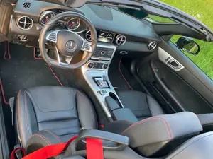 Mercedes-Benz SLC 180 SLC 180 9G AMG Line Top gepflegt 44000km Bild 4