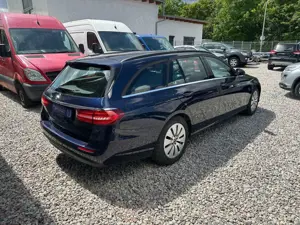 Mercedes-Benz E 220 E 220 d (213.204) NAVI LED AUT KAM PDC SITZHEIZUNG Bild 5