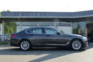 BMW 520 d  Aut. AHK Navi Tempo SHZ PDC Bild 5