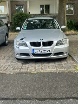 BMW 320 320d DPF Touring Bild 5