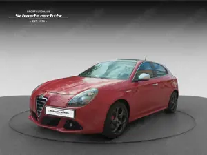 Alfa Romeo Giulietta GIULIETTA 235PS SCHALTER QUADRIFOGLIO VERDE