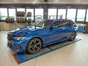BMW 320 d xDrive Tour. M-Sport ACC Kamera Sitzh HiFi