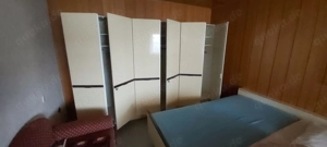 Schlafzimmerschrank in Schleiflackoptik