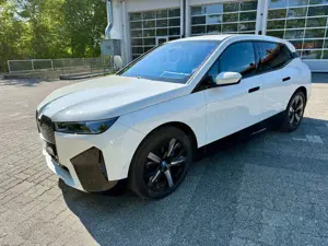 BMW iX xDrive40 Sport, HUD, Laser, AHK, 360°, Service Ne