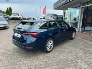 Skoda Octavia Combi 2.0 TDI Style Style Bild 2