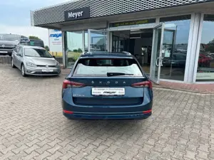 Skoda Octavia Combi 2.0 TDI Style Style Bild 3