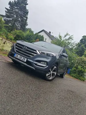 Hyundai TUCSON 2.0 CRDi 4WD Automatik Premium