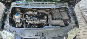 Volkswagen Touran 1.9 TDI Trendline, 7 Sitzer, AHK, 8 Fach bereift Bild 4