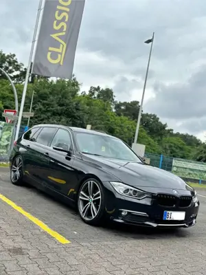 BMW 320 320d Touring Sport-Aut. Luxury Line