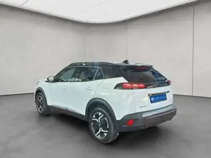 Peugeot 2008 BlueHDi 130 EAT8 GT Bild 3