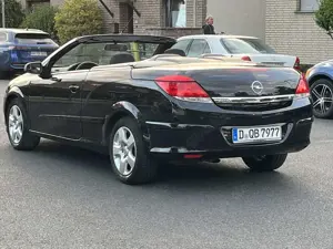 Opel Astra Twin Top 1.6 Cosmo Bild 3