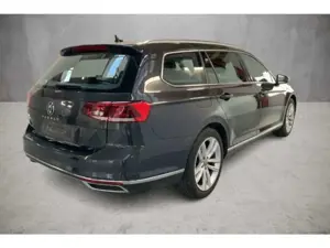 Volkswagen Passat 1.5 TSI Elegance+MATRIX+NAVI+ERGO+PARKLENK Bild 4