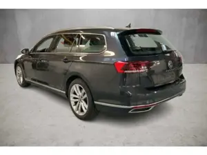 Volkswagen Passat 1.5 TSI Elegance+MATRIX+NAVI+ERGO+PARKLENK Bild 3