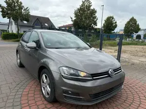 Volkswagen Golf Comfortline BMT XENON+TÜV NEU+SHZ+PDC